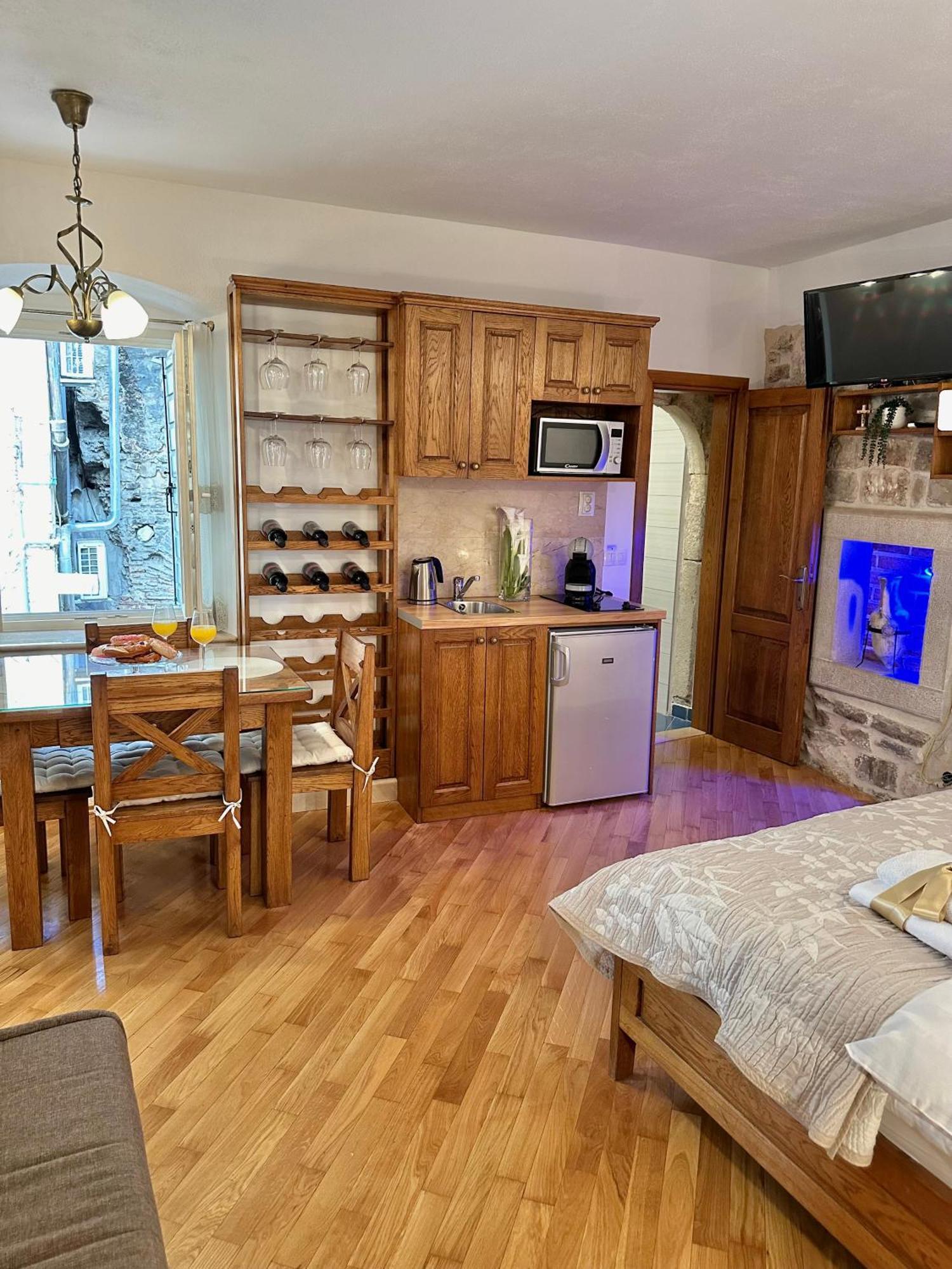 Diocletian Wine Studio Apartment II Split Eksteriør billede